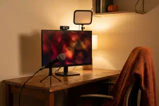 Spooky-Cozy Streaming: Budget Rig + Horror Nights